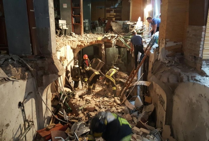 Bologna, forte esplosione in un ristorante del centro: 7 feriti, alcuni sono gravi /Foto