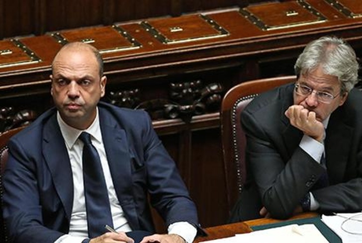 Due voli di Stato per portare Gentiloni e Alfano lo stesso giorno nello stesso luogo. Ecco quanto... Due voli di Stato per portare Gentiloni e Alfano lo stesso giorno nello stesso luogo. Ecco quanto...