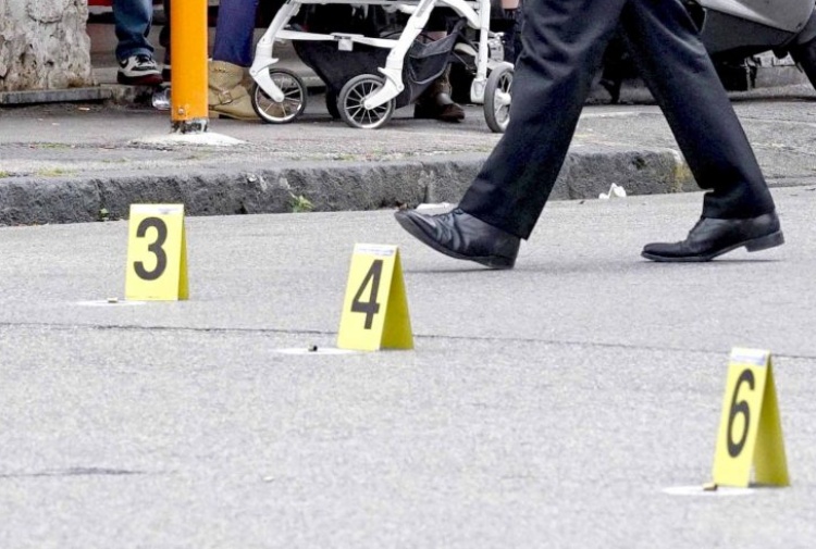 Spari sulla città di Napoli. I clan fanno paura a colpi di arma da fuoco