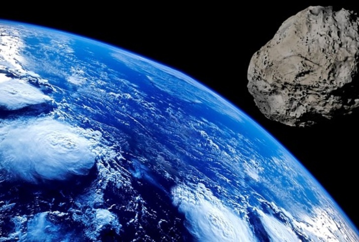 Teorico della cospirazione lancia l’allarme: “Tra meno di 10 anni la Terra verrà colpita dall’asteroide Apophis” Teorico della cospirazione lancia l’allarme: “Tra meno di 10 anni la Terra verrà colpita dall’asteroide Apophis”