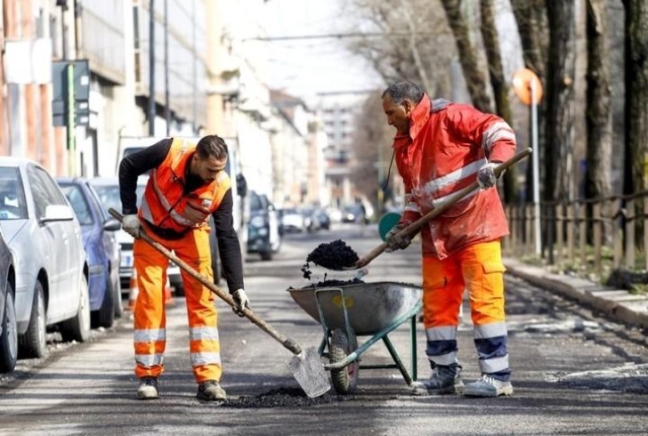 Salario minimo, Meloni rimanda e l'opposizione attacca: E' un bluff. Come funziona e perché è necessario Salario minimo, Meloni rimanda e l'opposizione attacca: E' un bluff. Come funziona e perché è necessario